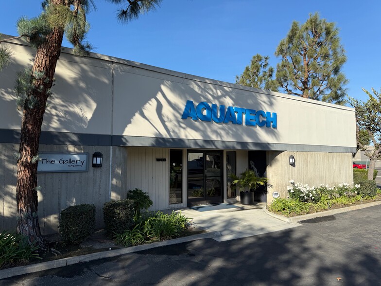 18429-18437 Amistad St, Fountain Valley, CA for lease - Building Photo - Image 2 of 2