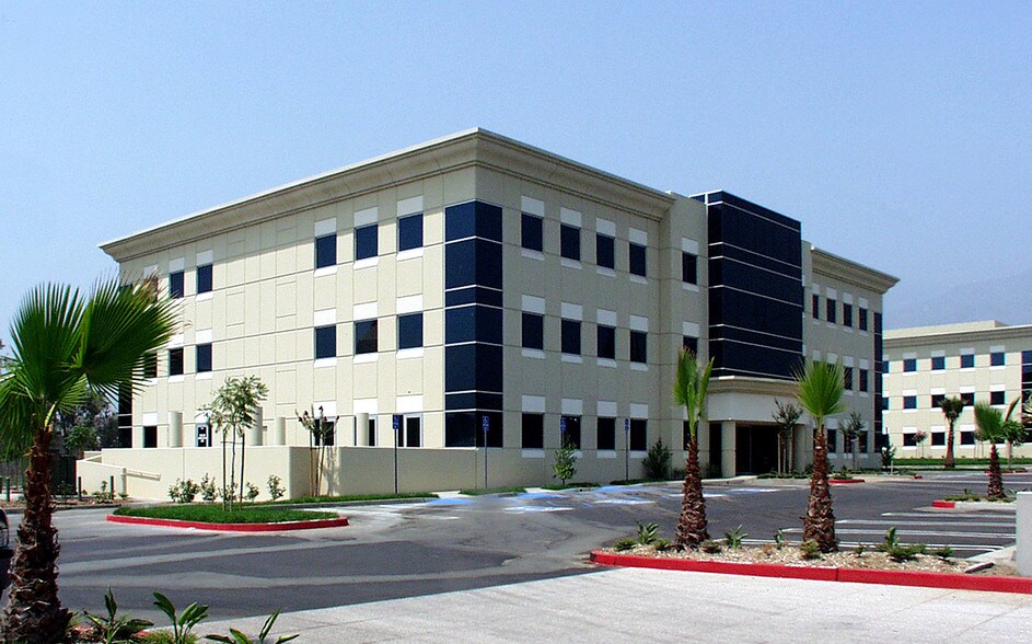 51 N 5th Ave, Arcadia, CA à louer - Photo du bâtiment - Image 2 de 6