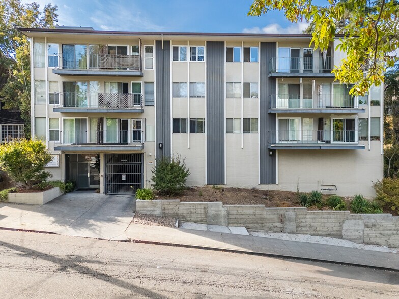 671 Vernon St, Oakland, CA à vendre - Photo du bâtiment - Image 2 de 20