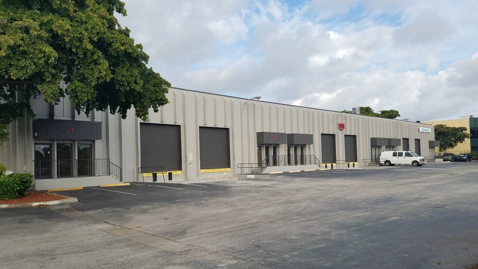 1020 SW 10th Ave, Pompano Beach, FL for lease - Building Photo - Image 3 of 4