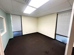 5558 California Ave, Bakersfield, CA for lease Interior Photo- Image 2 of 6