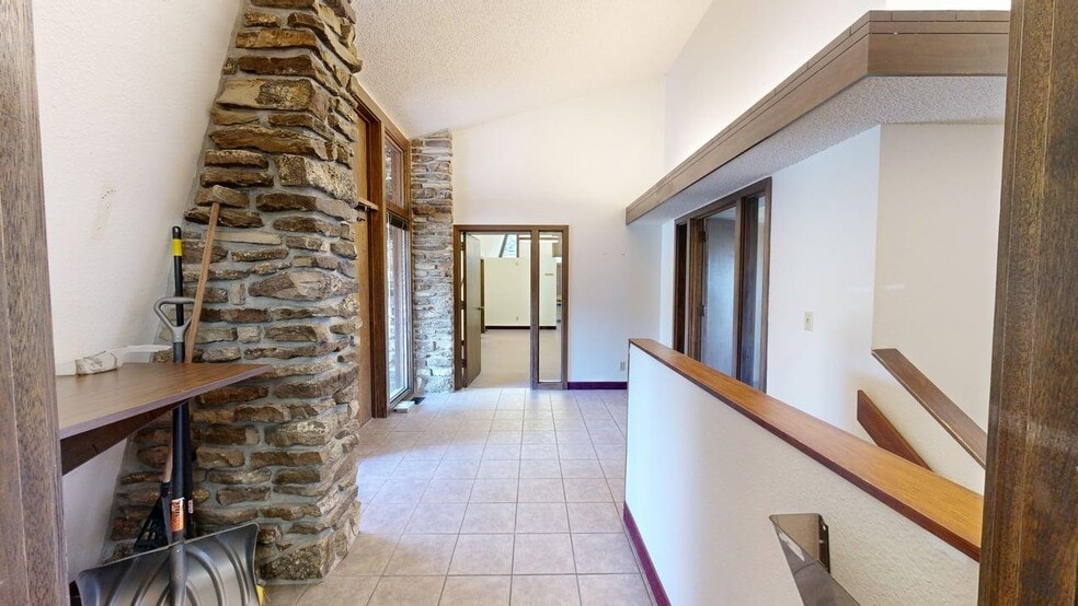 11 E Airport Rd, Billings, MT for lease - Primary Photo - Image 1 of 24