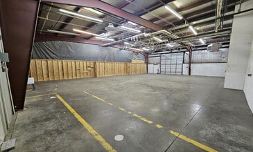 22011-22043 Industrial Blvd, Rogers, MN for lease Interior Photo- Image 1 of 5