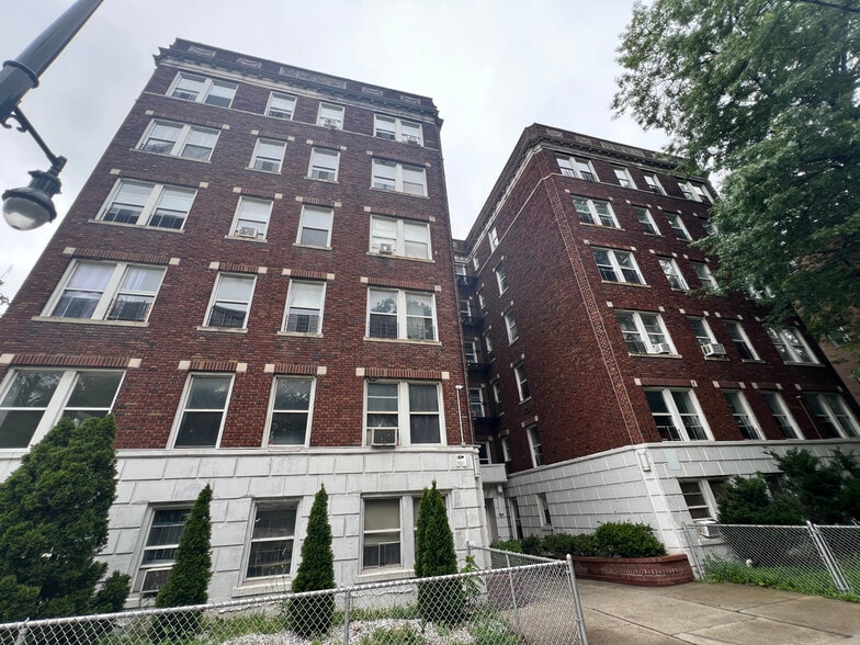 11-17 Goldsmith Ave, Newark, NJ for sale - Building Photo - Image 2 of 6