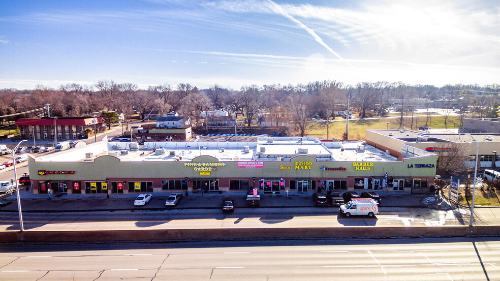 10905 Shawnee Mission Pky, Shawnee, KS for sale - Building Photo - Image 1 of 1