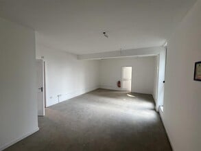 68-70 New St, Huddersfield for lease Interior Photo- Image 2 of 3