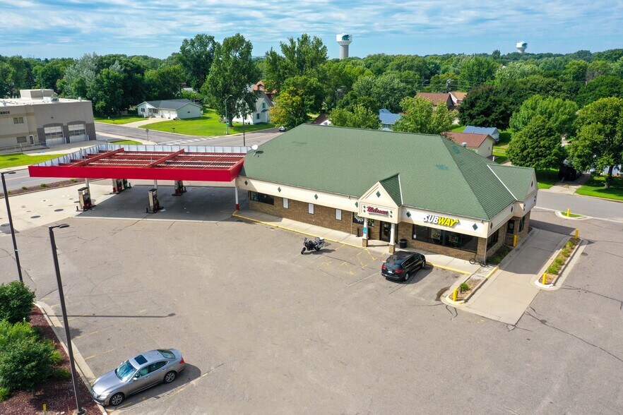 406 S 2nd Ave E, Melrose, MN à vendre - Photo du bâtiment - Image 2 de 5