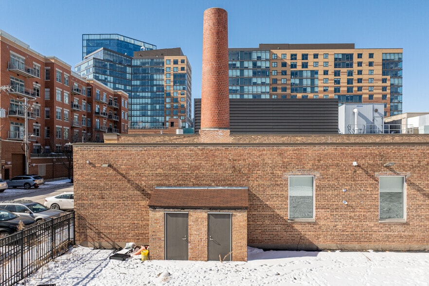 965 W Chicago Ave, Chicago, IL for sale - Building Photo - Image 3 of 10
