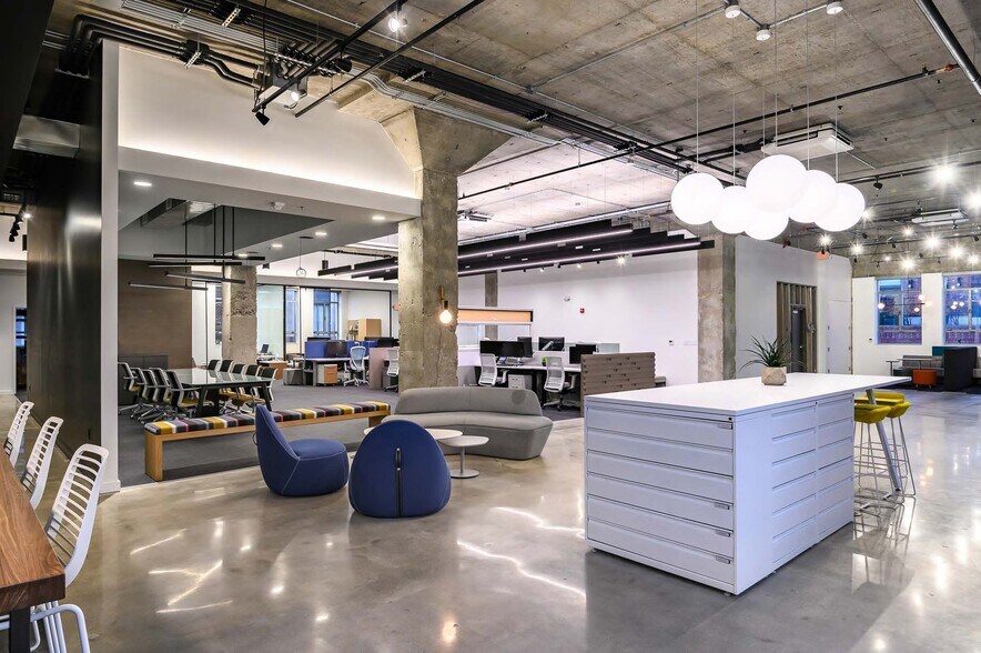 215 E 18TH, Kansas City, MO à louer - Photo du bâtiment - Image 2 de 16