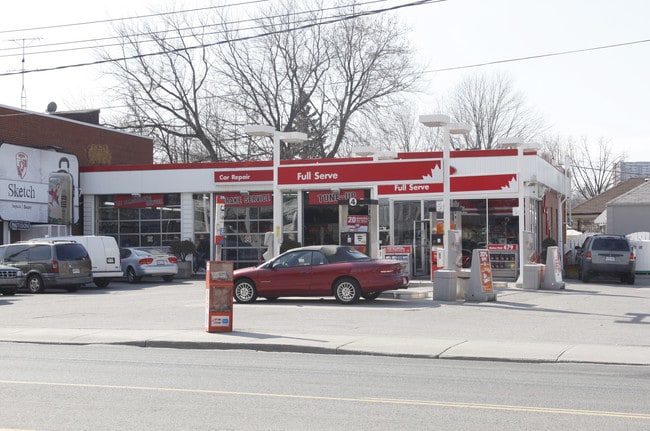Plus de détails pour 1772 Jane St, Toronto, ON - Commerce de détail à vendre