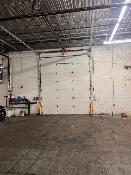 19200 Cranwood Pky, Warrensville Heights, OH for lease - Building Photo - Image 2 of 19