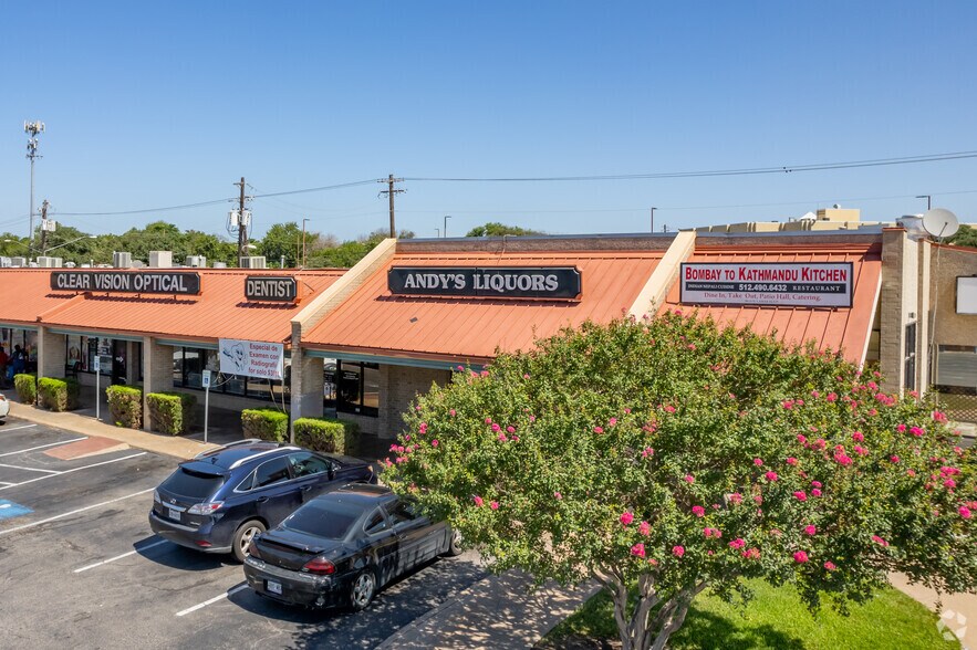 9616 N Lamar Blvd, Austin, TX à louer - Photo du bâtiment - Image 2 de 14