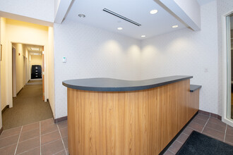 24149-25389 Cedar Rd, Lyndhurst, OH for lease Interior Photo- Image 2 of 7