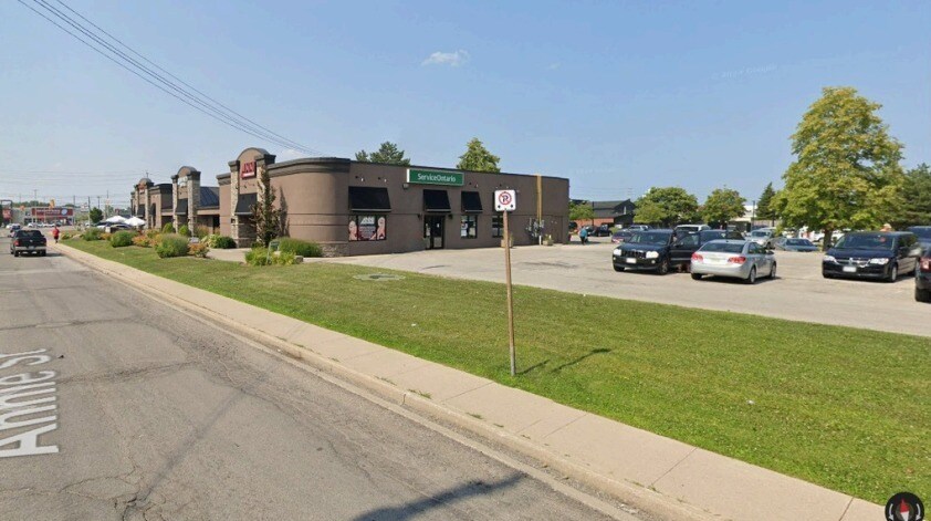7755 Tecumseh Rd E, Windsor, ON à louer - Photo du bâtiment - Image 1 de 3