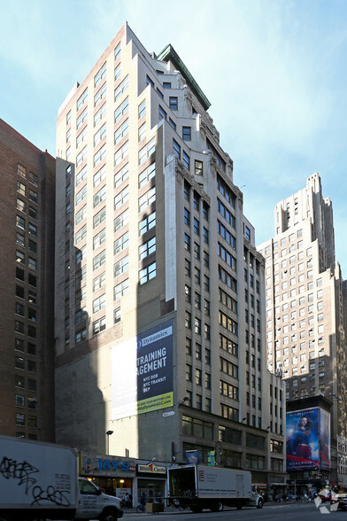 535 Eighth Ave, New York, NY for lease - Building Photo - Image 2 of 15