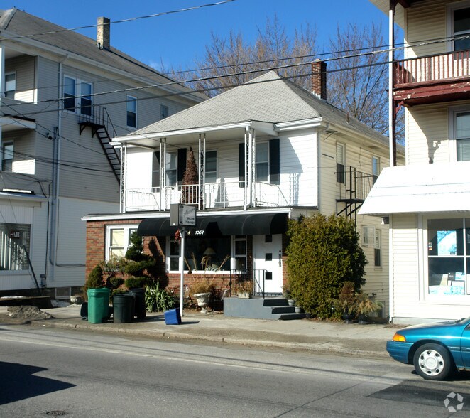 1087 Park Ave, Woonsocket, RI for lease - Building Photo - Image 1 of 7