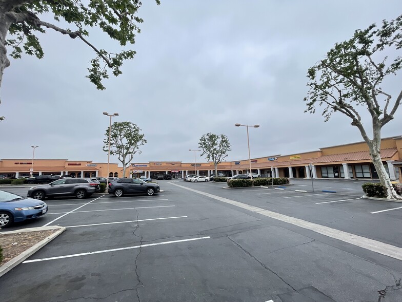 12345 Mountain Ave, Chino, CA à louer - Photo du bâtiment - Image 2 de 4