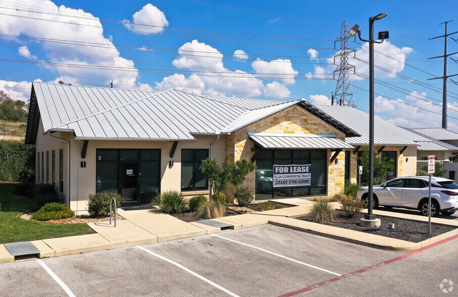 6827 Camp Bullis Rd, San Antonio, TX à louer - Photo du bâtiment - Image 3 de 42