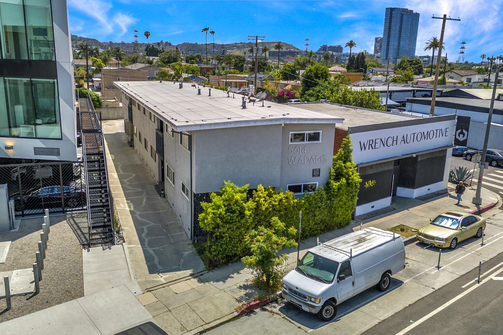 5614 W Adams Blvd, Los Angeles, CA à vendre Photo du bâtiment- Image 1 de 13