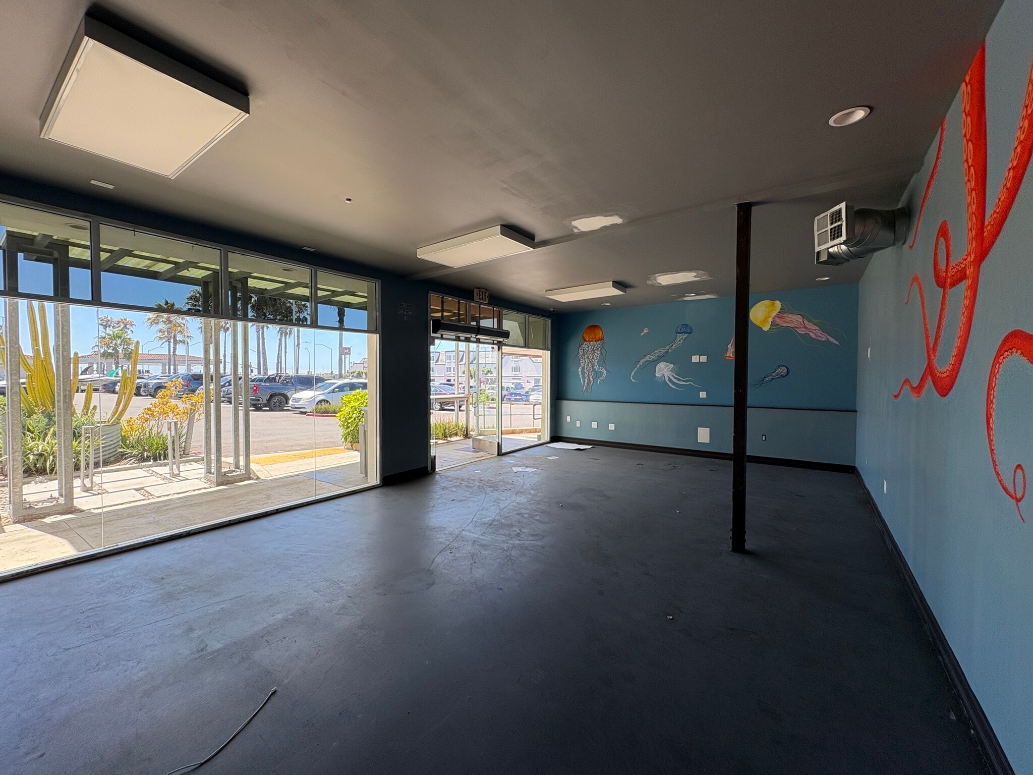 17208 Pacific Coast Hwy, Huntington Beach, CA for lease Interior Photo- Image 1 of 4
