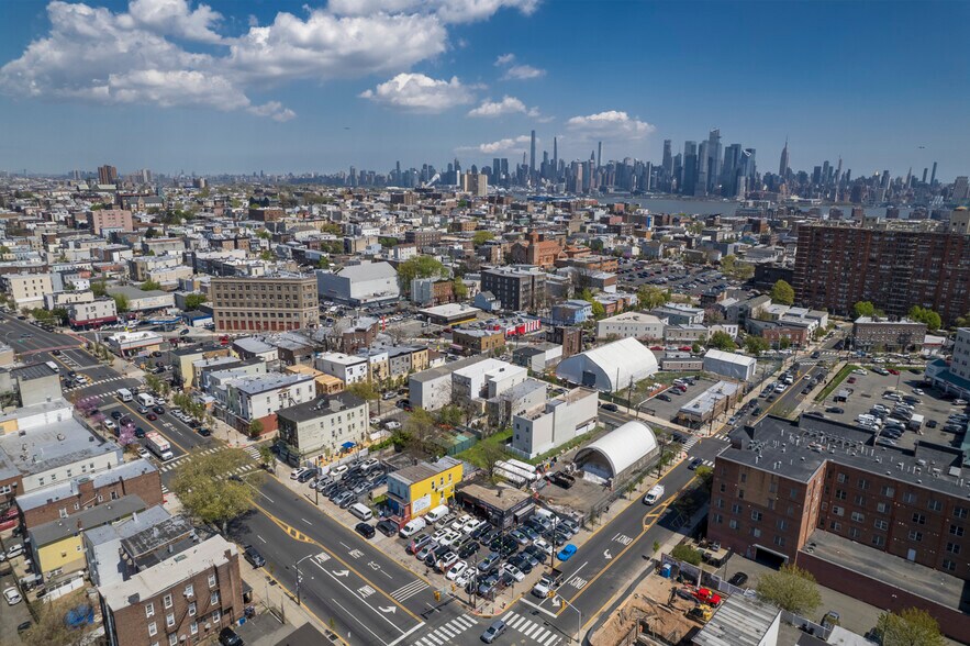 500 Kennedy Blvd, Union City, NJ à louer - Photo du bâtiment - Image 1 de 5