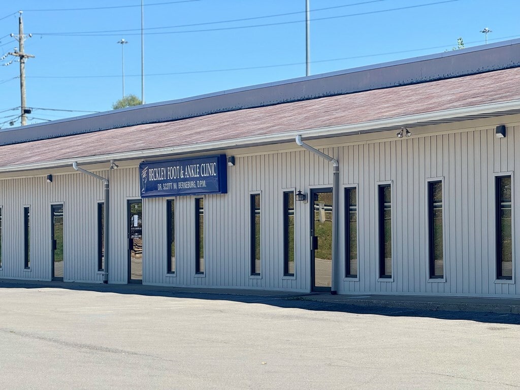 311-325 Harper Park Dr, Beckley, WV for lease Interior Photo- Image 1 of 6