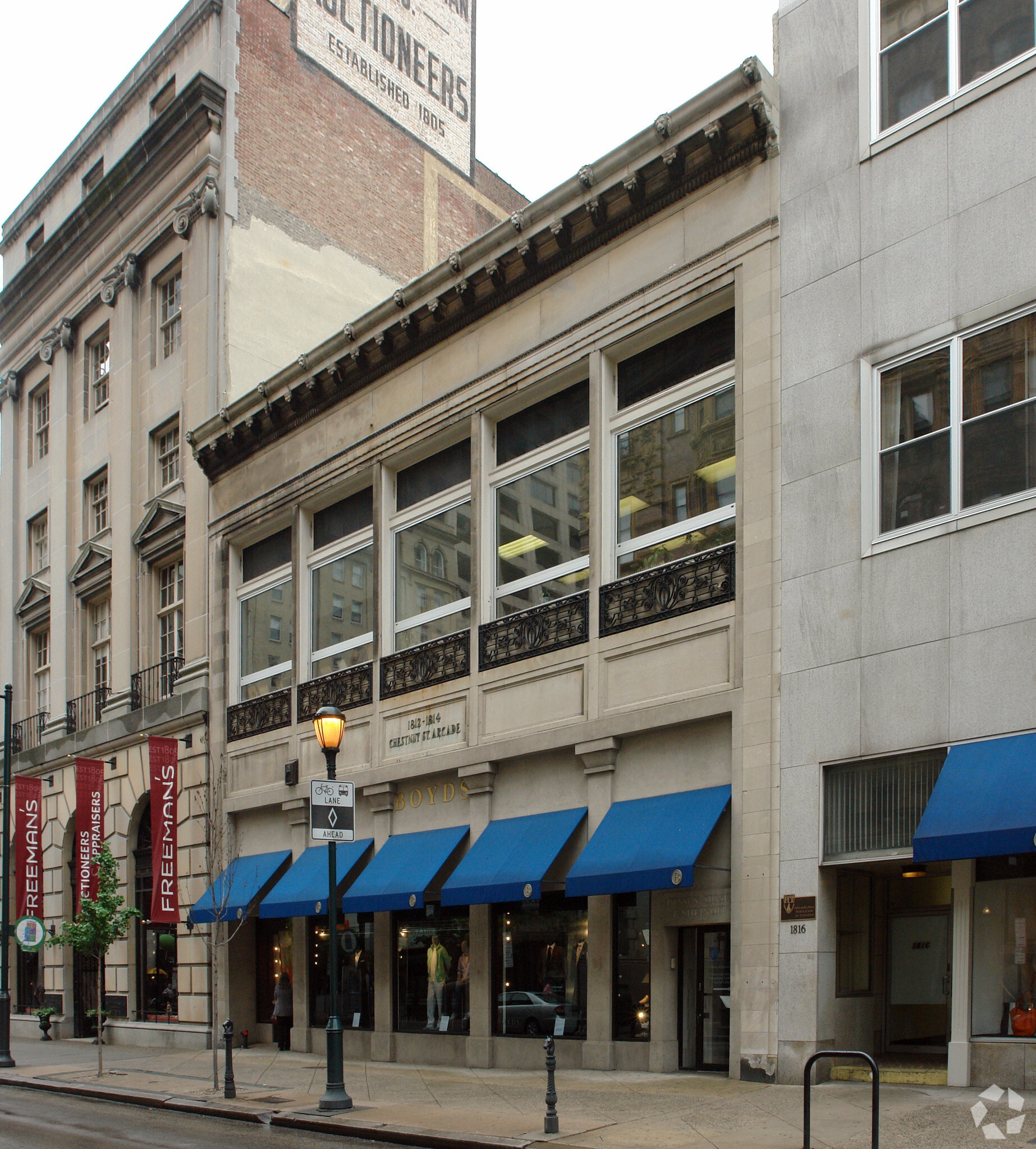 Chestnut Portfolio portfolio of 2 properties for sale on LoopNet.ca Primary Photo- Image 1 of 3