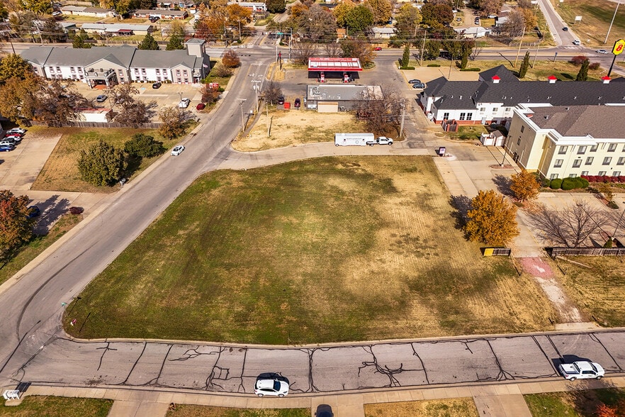 1+/- Acre on Marcella & Huehl, Salina, KS for sale - Building Photo - Image 2 of 15