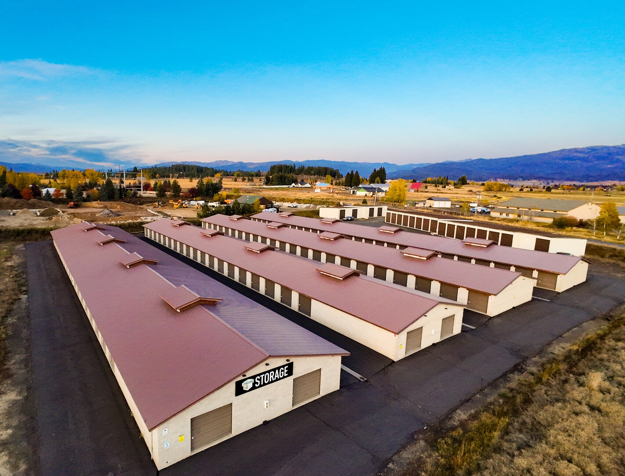 Northwest Self Storage Portfolio portefeuille de 2 propriétés à vendre sur LoopNet.ca Photo du bâtiment- Image 1 de 5