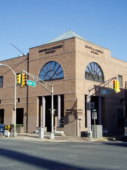 6 N Broad St, Woodbury, NJ à louer - Photo du bâtiment - Image 2 de 7