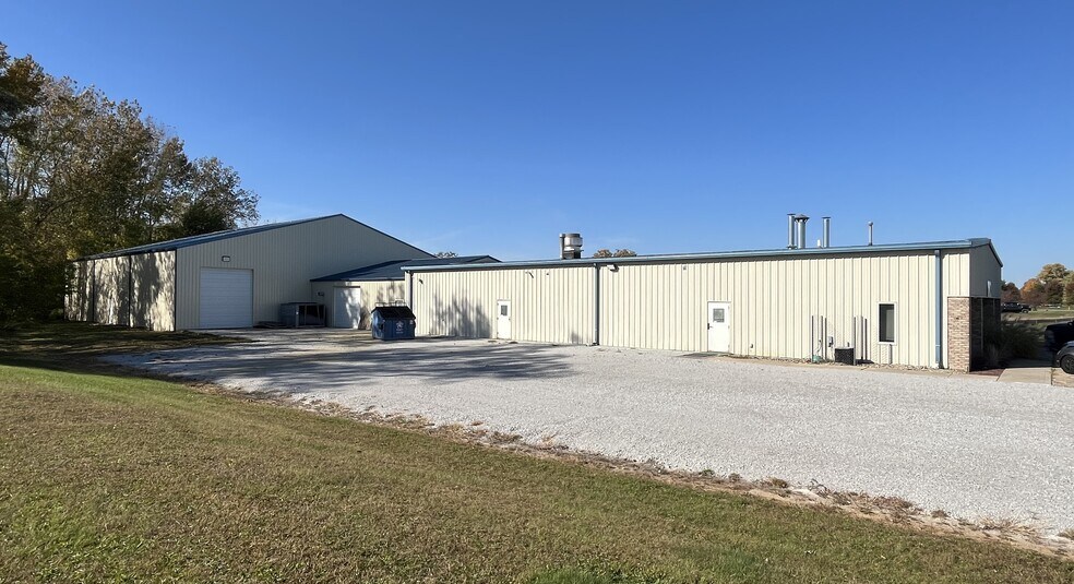 1540 Genesis Dr, La Porte, IN à vendre - Photo du bâtiment - Image 3 de 7