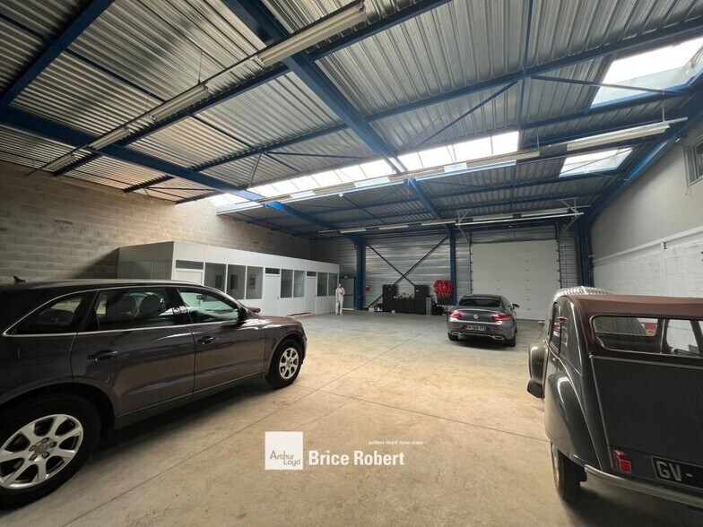 278 Rue De Montepy, Fleurieux-sur-l'Arbresle for lease - Interior Photo - Image 3 of 4