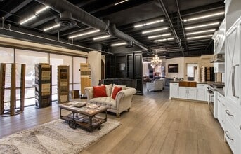 23619 N 35th Dr, Glendale, AZ for lease Interior Photo- Image 2 of 9