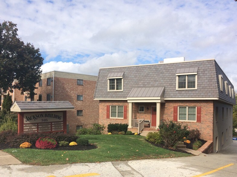 3415 West Chester Pike, Newtown Square, PA à louer - Photo du bâtiment - Image 2 de 3