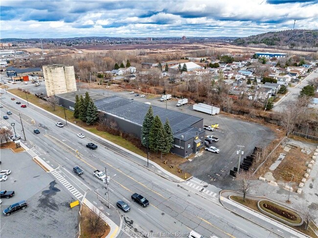 Plus de détails pour 560 Notre Dame Ave, Sudbury, ON - Industriel à louer