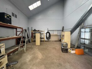 8 Severn St, St Marys for lease Interior Photo- Image 2 of 2