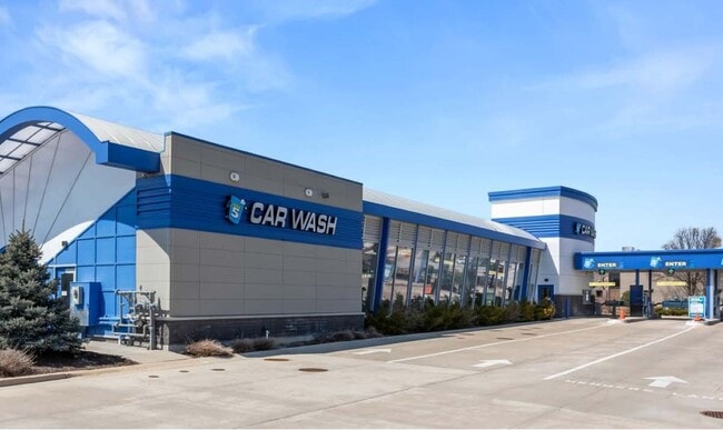 More details for 10901 W Lapham St, West Allis, WI - Specialty for Sale