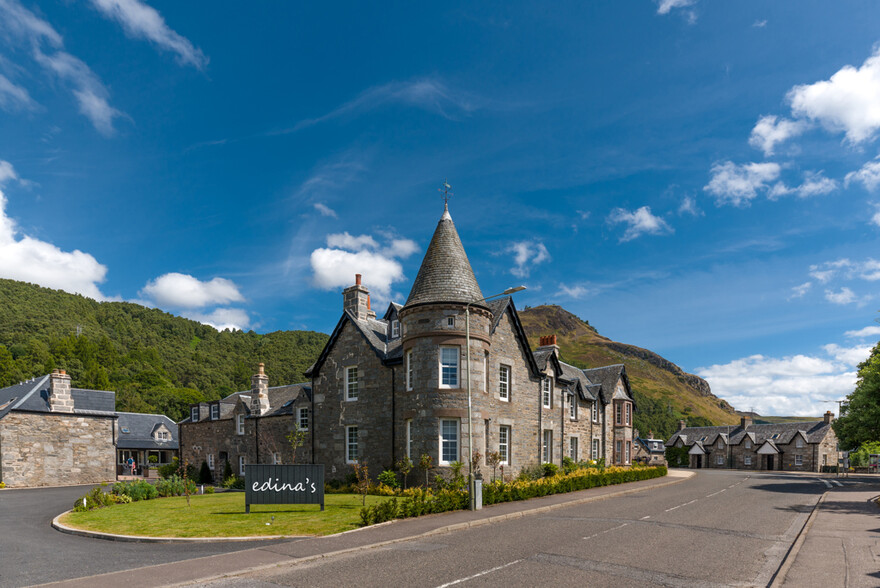 The Square, Pitlochry for sale - Building Photo - Image 2 of 10