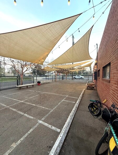 741 E Belmont Ave, Fresno, CA for lease - Building Photo - Image 3 of 5