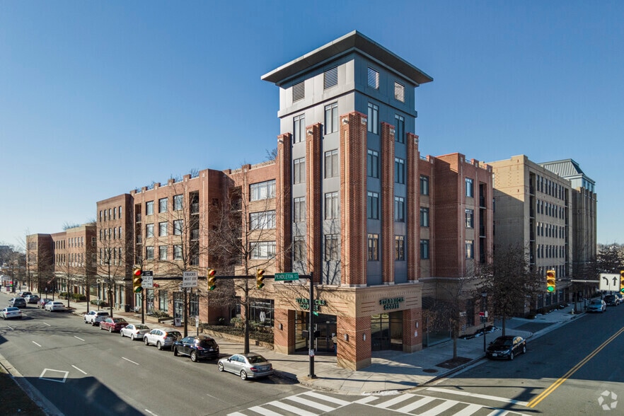 525 N Fayette St, Alexandria, VA for lease - Building Photo - Image 3 of 9