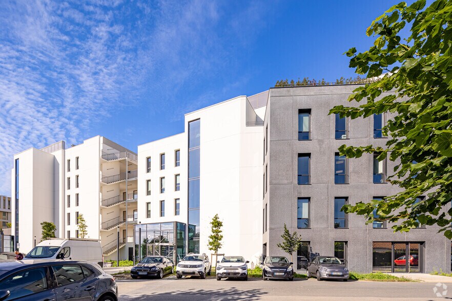 8 Rue Des Bruyères, Rezé à louer - Photo du bâtiment - Image 2 de 14