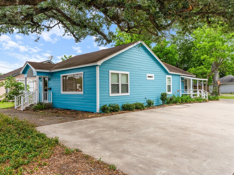 3021 Avenue F, Bay City, TX à vendre - Photo du bâtiment - Image 3 de 22