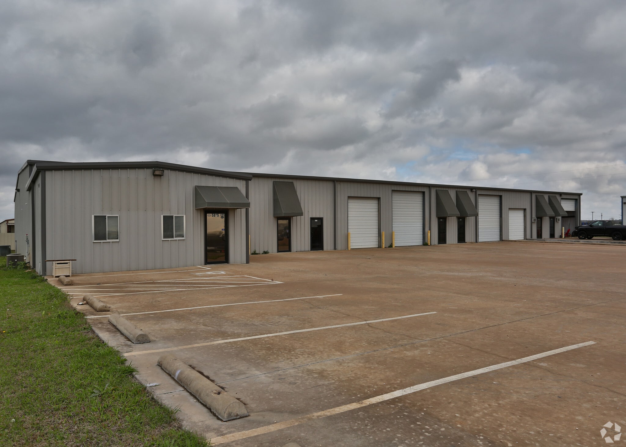 5815 Acton Cir, Granbury, TX for lease Primary Photo- Image 1 of 8