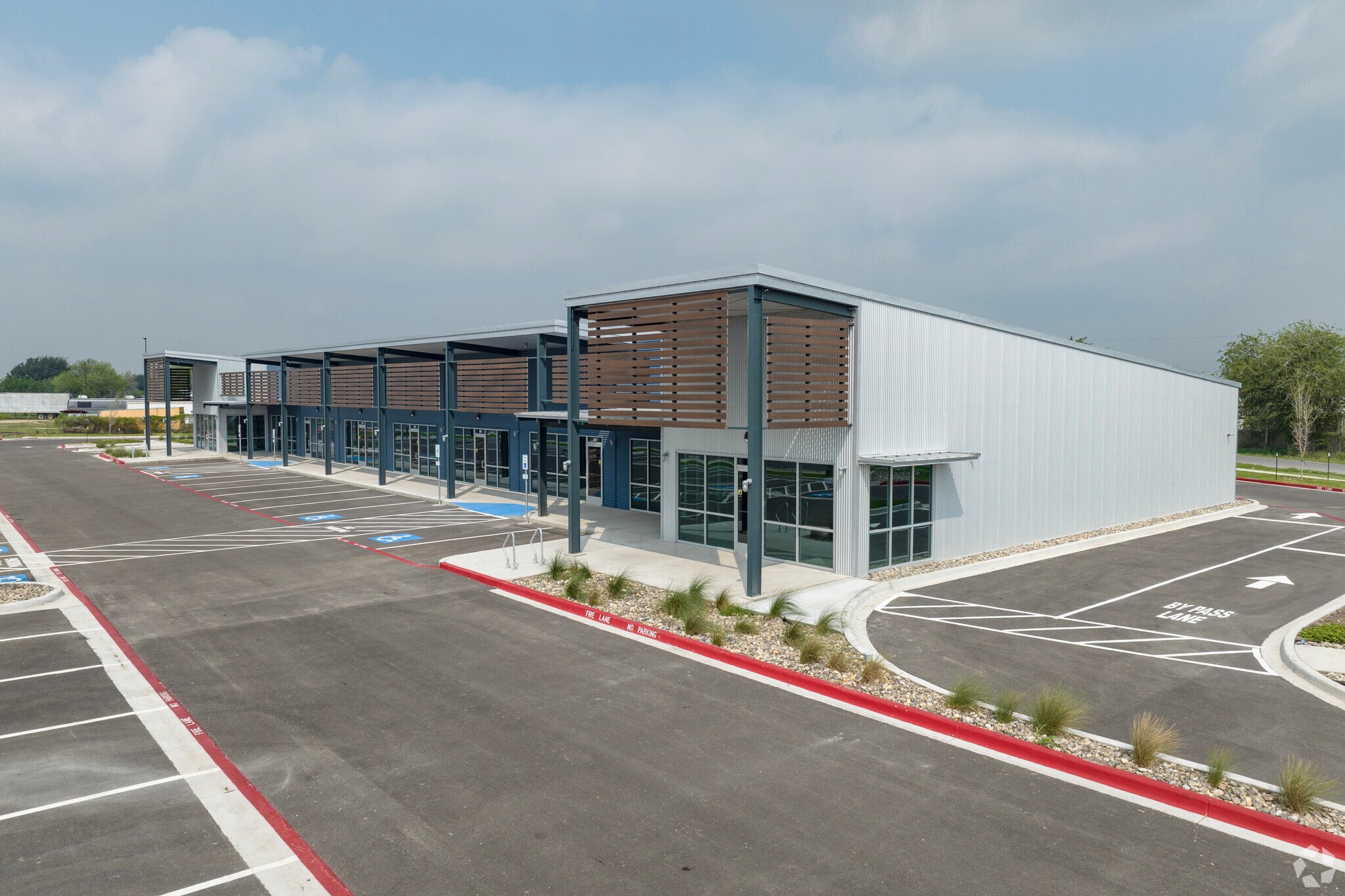 8822 W Expressway 83, Harlingen, TX à louer Photo du bâtiment- Image 1 de 8