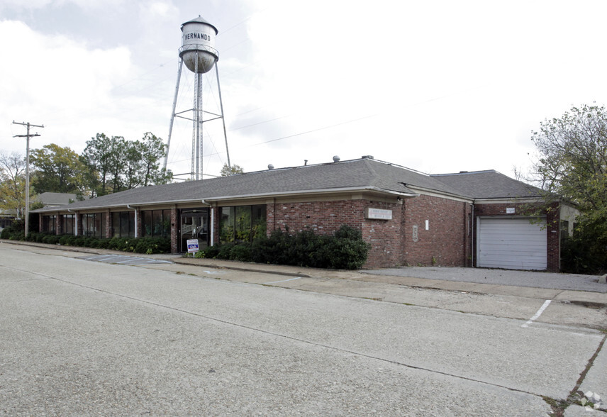 185 W Center St, Hernando, MS à vendre - Photo du bâtiment - Image 1 de 1