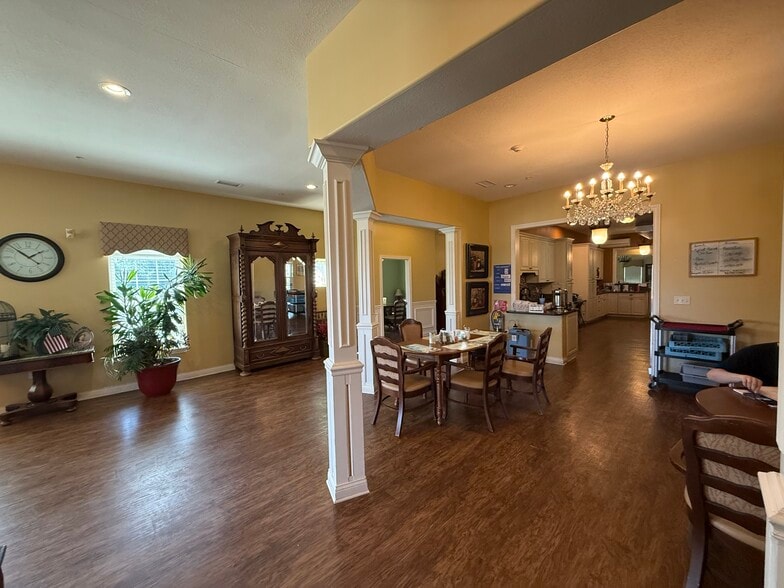 15+/- Bed Memory Care Illinois Near Peoria, Elmwood, IL for sale - Interior Photo - Image 2 of 20