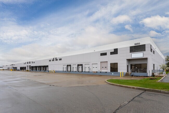 Plus de détails pour 1850 Airport Exchange Blvd, Erlanger, KY - Industriel à louer