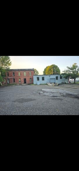 126 Franklin St, Torrington, CT à louer - Photo du bâtiment - Image 3 de 8