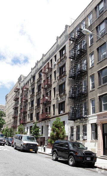 557 W 174th St, New York, NY à vendre - Photo du bâtiment - Image 2 de 2
