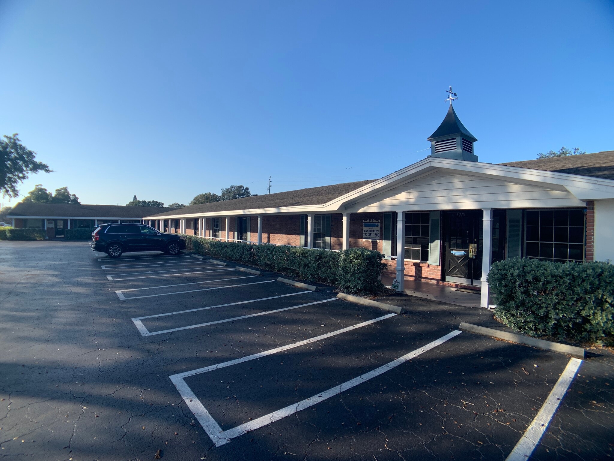 1212 66th St N, Saint Petersburg, FL for lease Interior Photo- Image 1 of 13